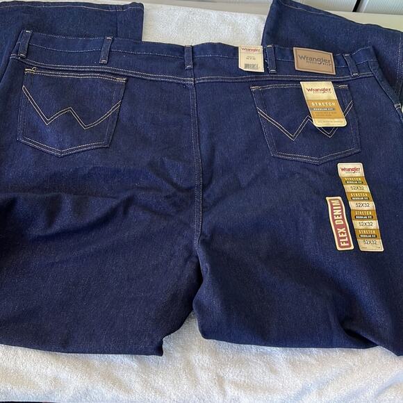 Wrangler Rugged Wear Regular Fit Jeans Dark Blue 52x32 - Picture 3 of 9